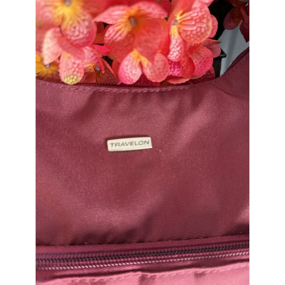 Travelon RFID Anti-Theft Essential Messenger Bag - Maroon